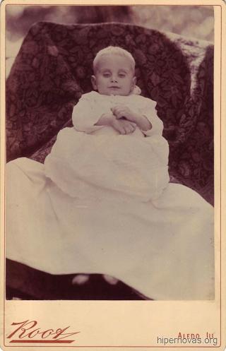 Illustration for article titled The Strangest Tradition of the Victorian Era: Post-Mortem Photography